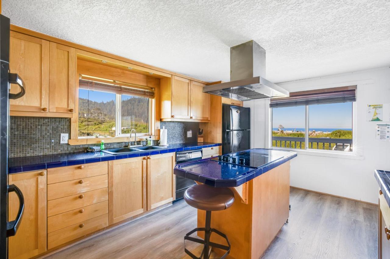 Cape Meares Beach Getaway Exterior photo